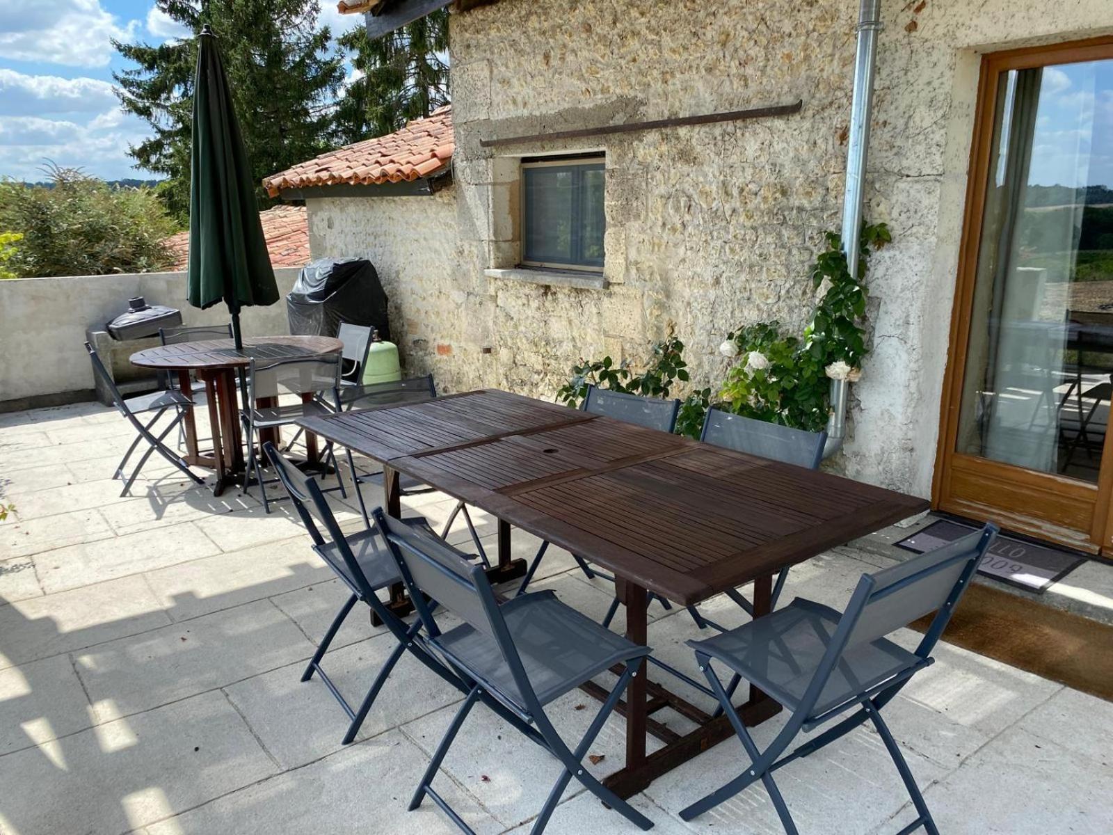 Villa Chez Sarrazin Brossac Exterior foto